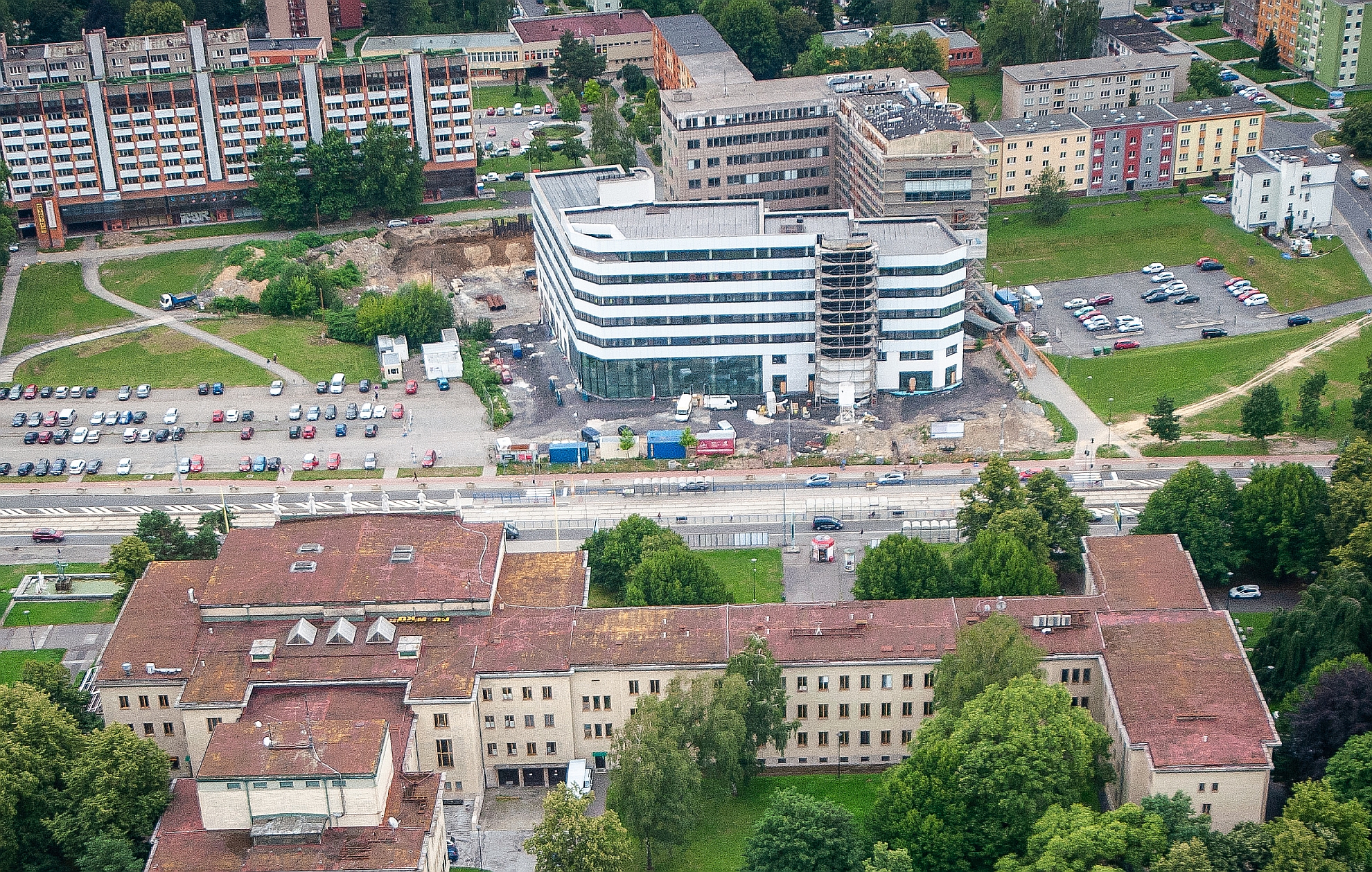 Lokalita, ve které bude stát nový parkovací dům. Foto: Lukáš Kaboň